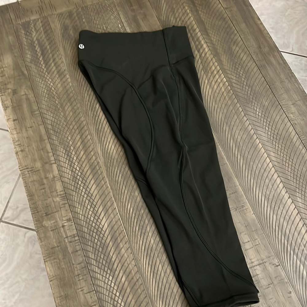 Lululemon Olive Two side pocket legging